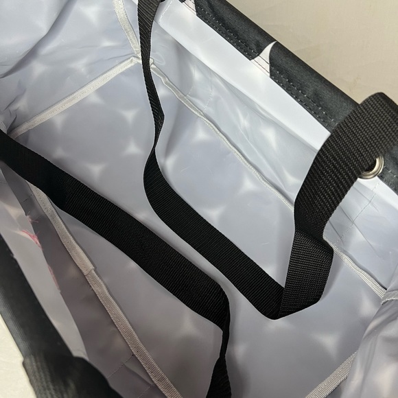 Thirty One - Lot Of 6 - 2 medium utility totes + 2 tops & 1 zipper & 1 cosmetic - Picture 3 of 12